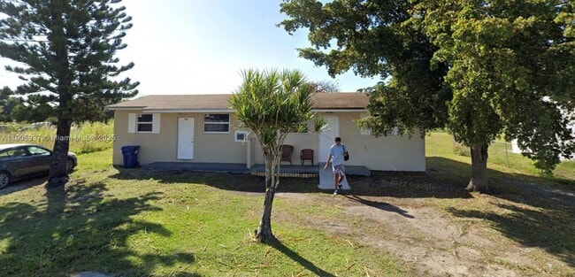 Primary Photo - 11800 SW 212th St