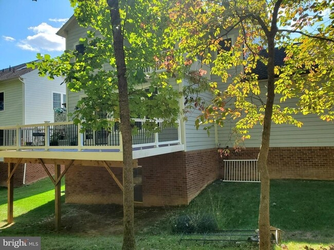 Building Photo - 411 Greenebaum Ln
