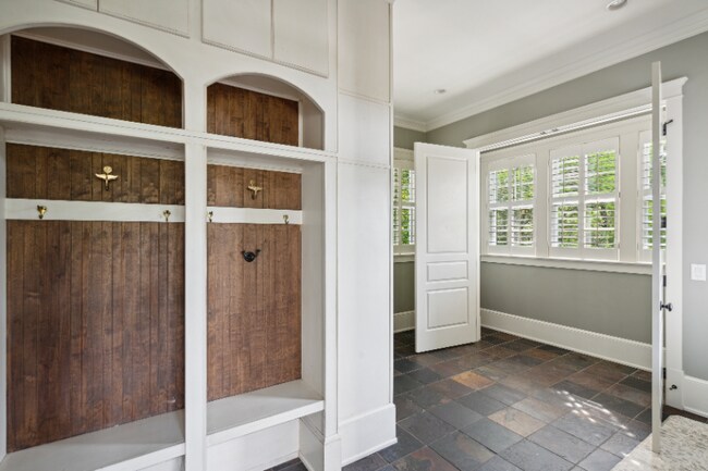 Building Photo - 6BD/5BA Custom Home for Lease in Daniel Island Park