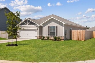 Building Photo - 320 Tejas Trl