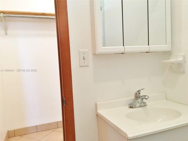 Building Photo - 5831 SW 62nd St