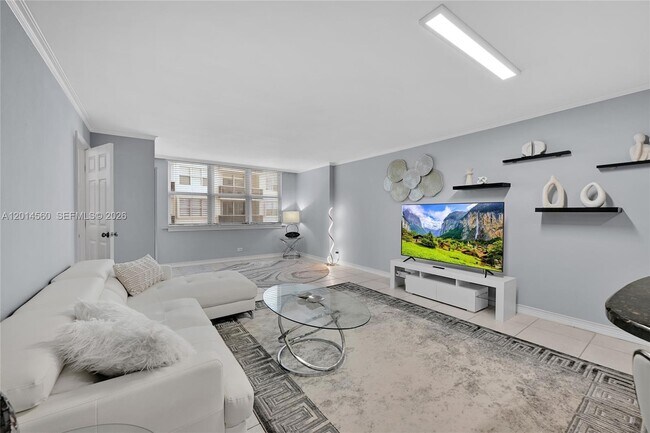 Building Photo - 6039 Collins Ave