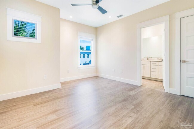 Building Photo - 340 Bluefish Dr