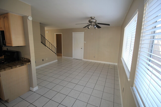 Building Photo - Gorgeous 3Bed/2.5Bath/Pool/Spa, 2-Story Home located in the NW part of the valley