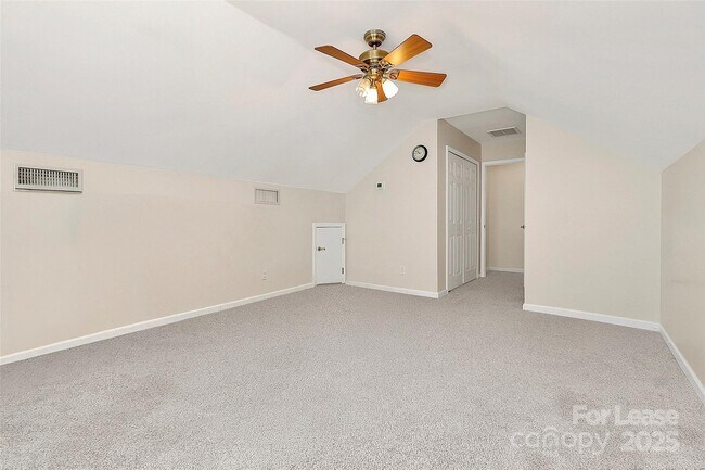 Building Photo - 203 Alnwick Ln