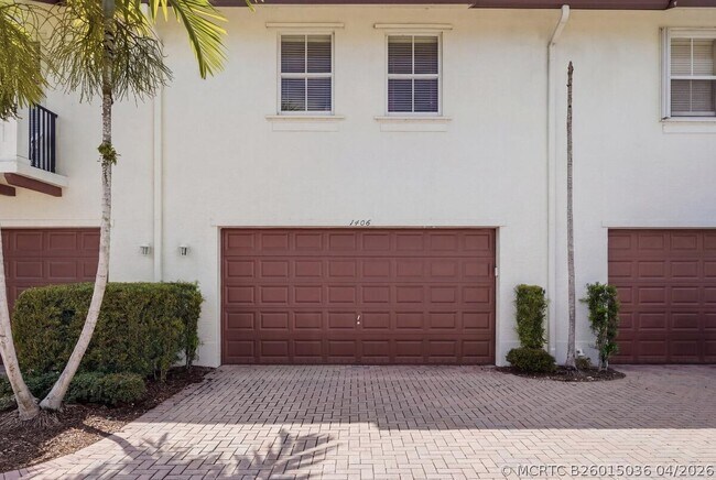 Building Photo - 4501 Mimosa Terrace