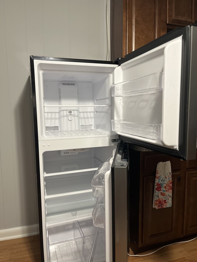 2 - DOOR REFRIGERATOR/FREEZER - 263 W Rittenhouse St