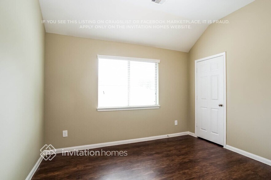 Building Photo - 13433 Raintree Dr