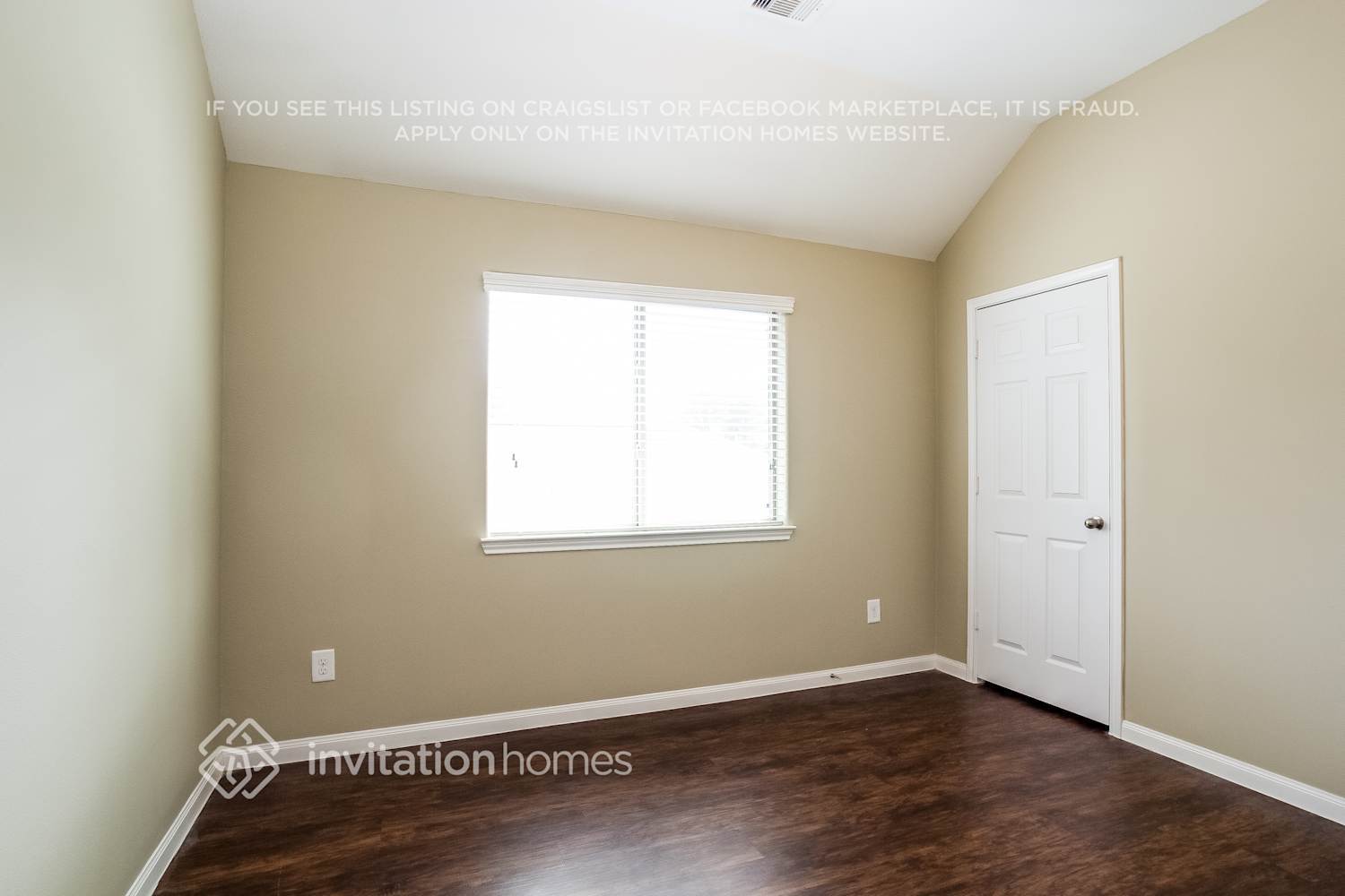 Building Photo - 13433 Raintree Dr