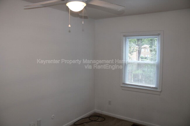 Building Photo - 5776 W Hastings Arch