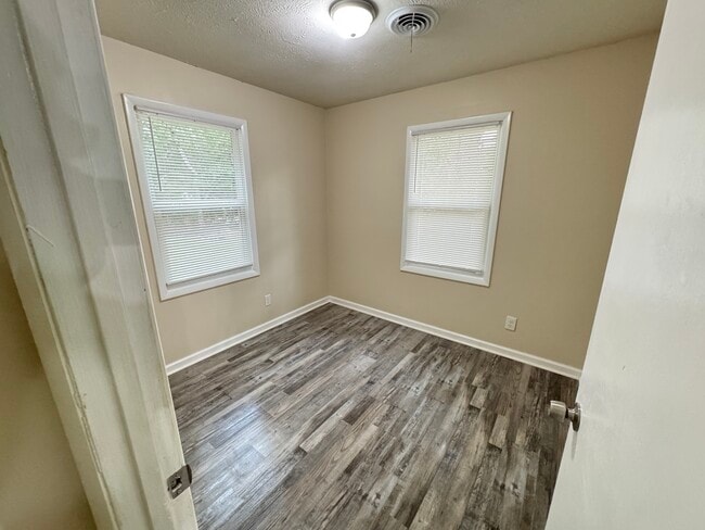 Building Photo - 110 Whispering Pines Terrace