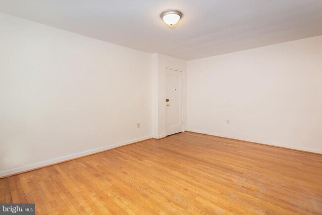 Building Photo - 1631 6th St NW