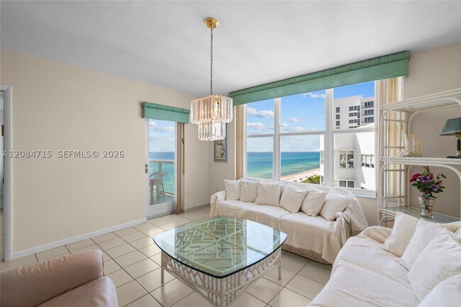 Building Photo - 5001 Collins Ave