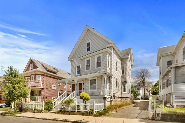 Primary Photo - 48 Ashland St