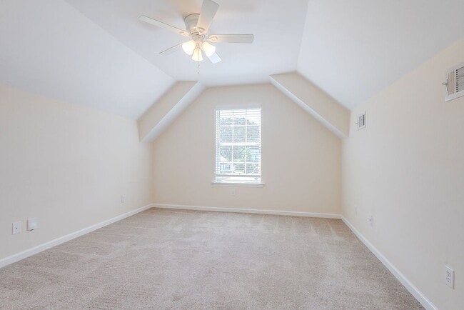 Building Photo - Unique 4BR Home with Private Upstairs Suite & Kitchenette in Georgetown