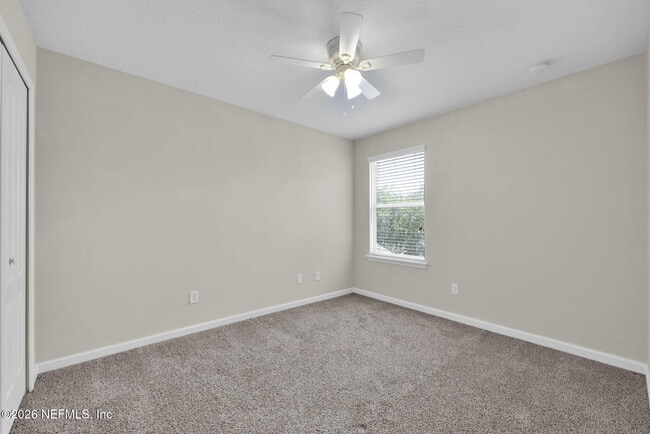 Building Photo - 452 Walnut Dr