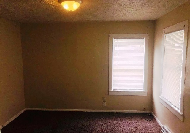 Building Photo - 706 W Graham St