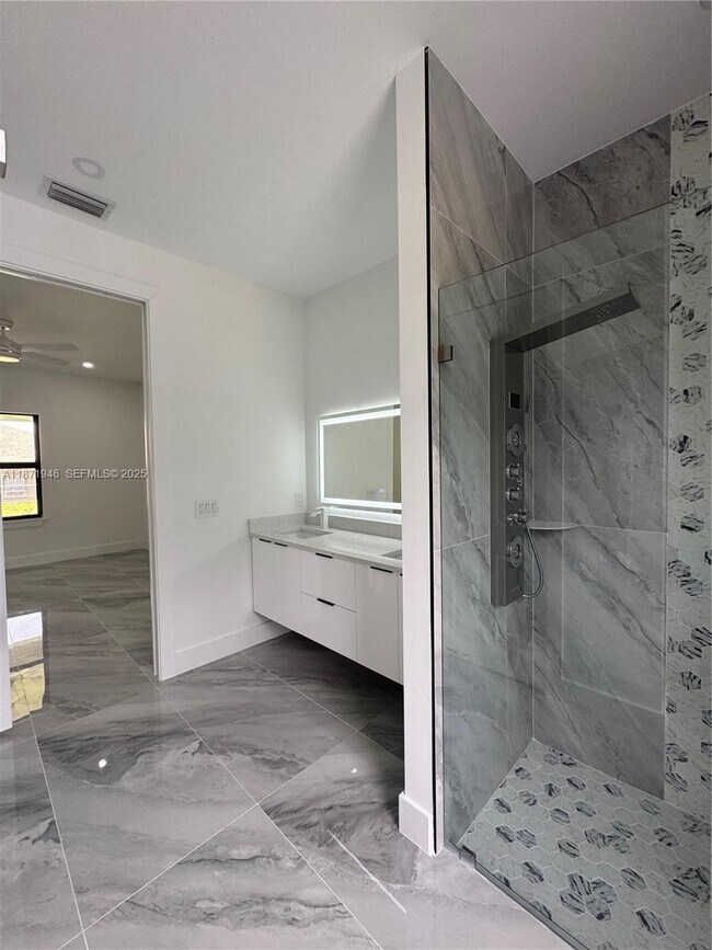 Building Photo - 1403 Unice Ave N