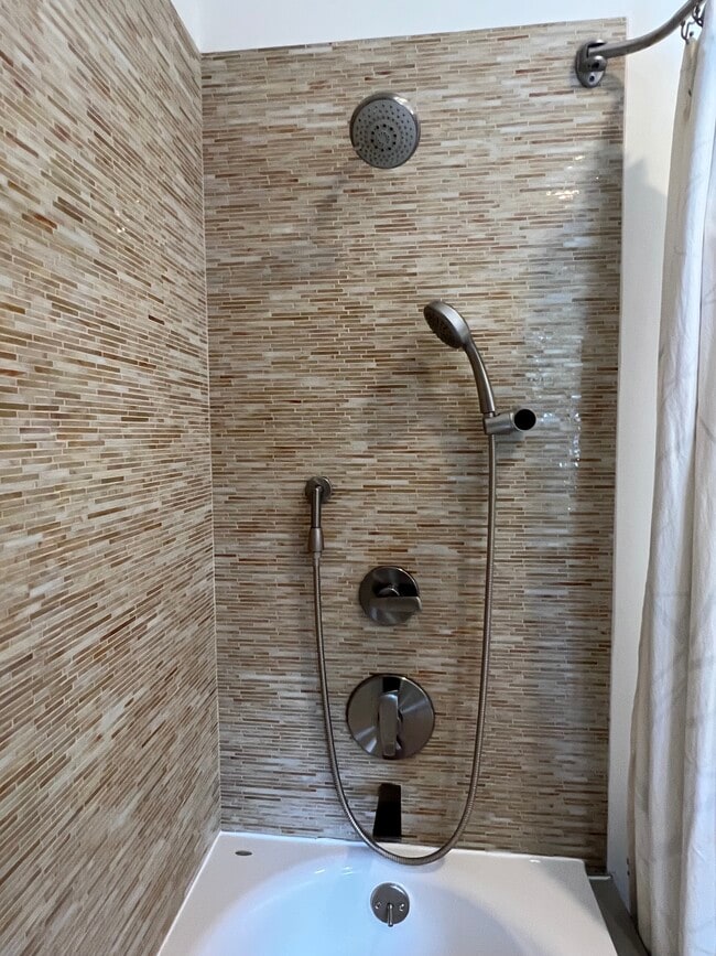 Upper Bathroom - 7 Fairfield St