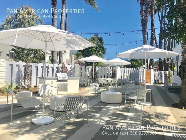 Building Photo - 5136 E Livingston Dr