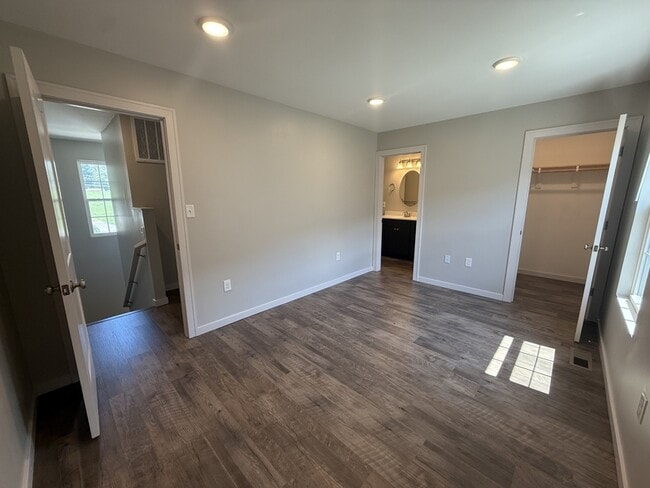 Building Photo - 211 Terrace Dr