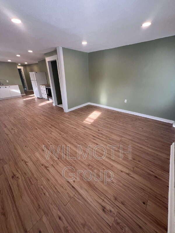 Building Photo - 2530 N Temple Ave