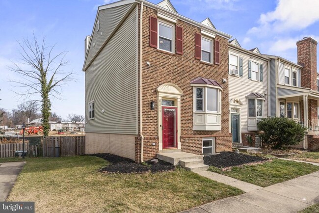 Building Photo - 8213 Roxbury Dr