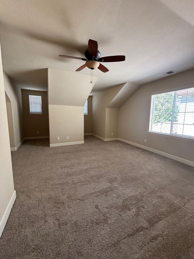 Building Photo - Woodlake Village Gated: 3 Bedroom, 2 Bathr...