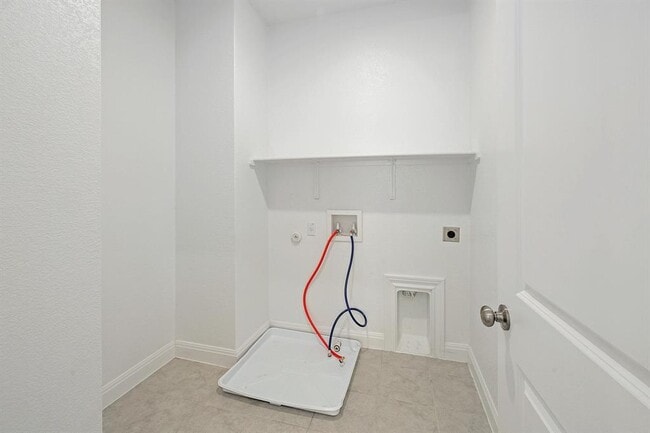 Building Photo - 113 King Thistle Ct