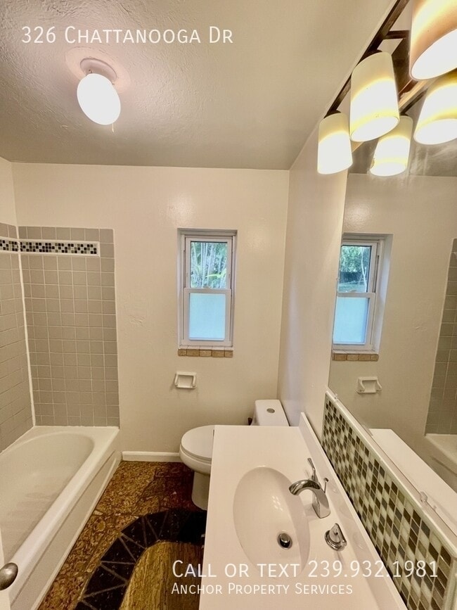 Building Photo - 326 Chattanooga Dr