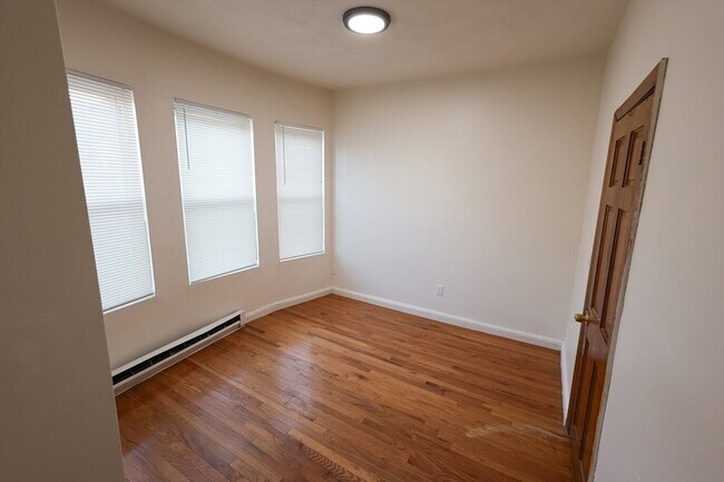 Building Photo - 1 Kenilworth St