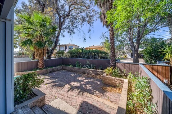 Building Photo - Wonderful Home with a Boat Slip and a Comm...
