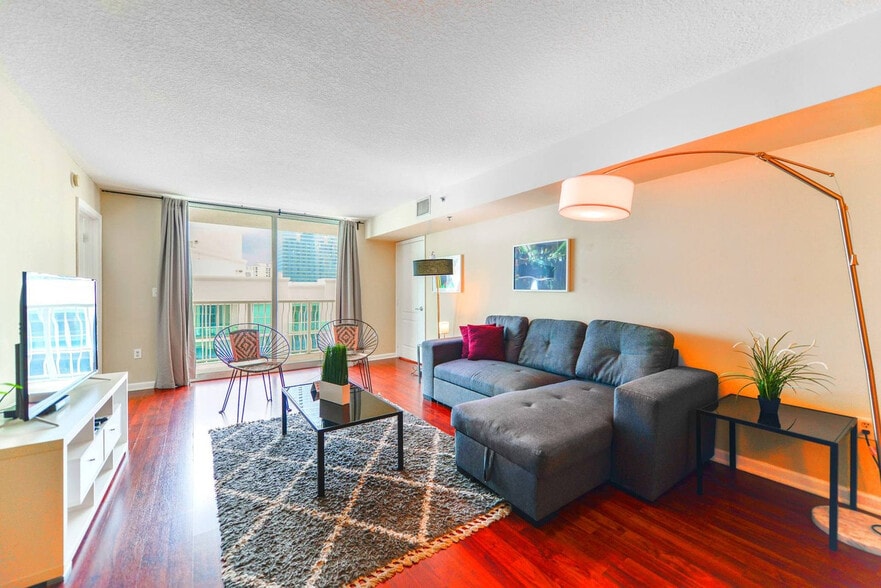 Primary Photo - 1200 Brickell Bay Dr