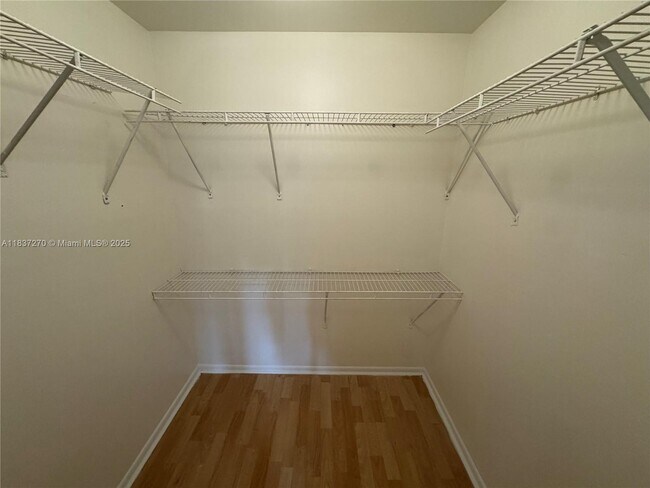 Building Photo - 8051 S Colony Cir