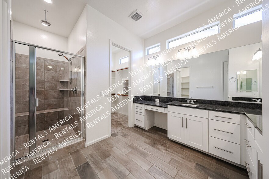 Building Photo - 3865 E Dogwood Pl