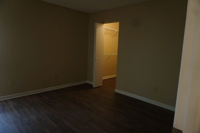 Building Photo - 3/2 Single Story Duplex with Garage