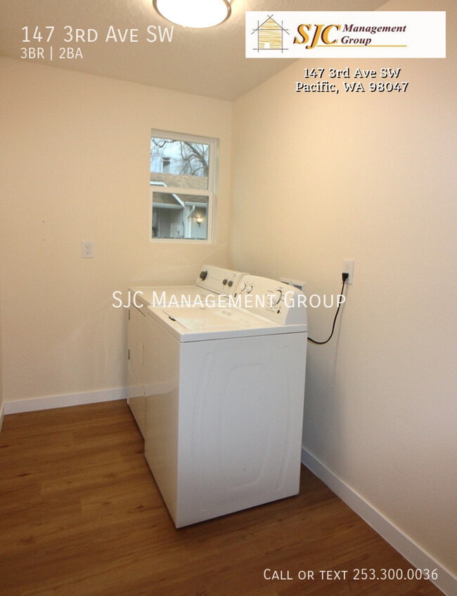 Building Photo - 147 3rd Ave SW