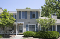 Building Photo - Comfortable Living Just Minutes from Downt...