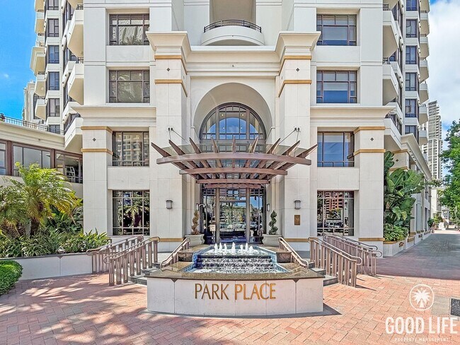 Building Photo - Sophisticated 1BD/2BA Condo in Marina District with City & Bay Views, Office & Resort-Style Ameni...