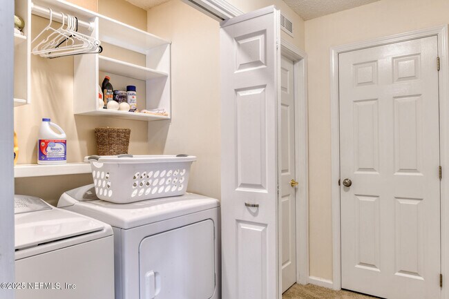 Building Photo - 7596 Fawn Lake Dr N