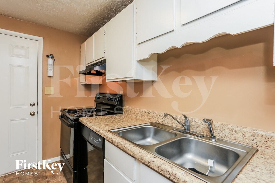 Building Photo - 7624 Becker Ct