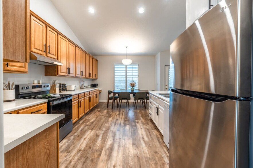 Building Photo - 1267 E Hickenlooper Way