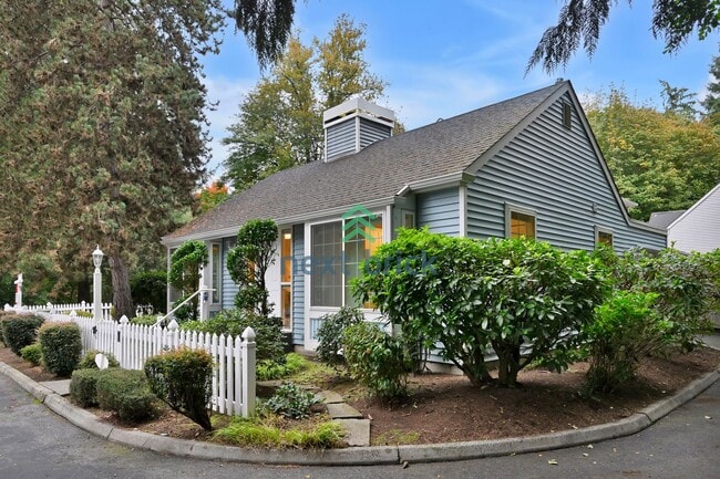 Building Photo - Charming 2-Bedroom Cottage in the Heart of...