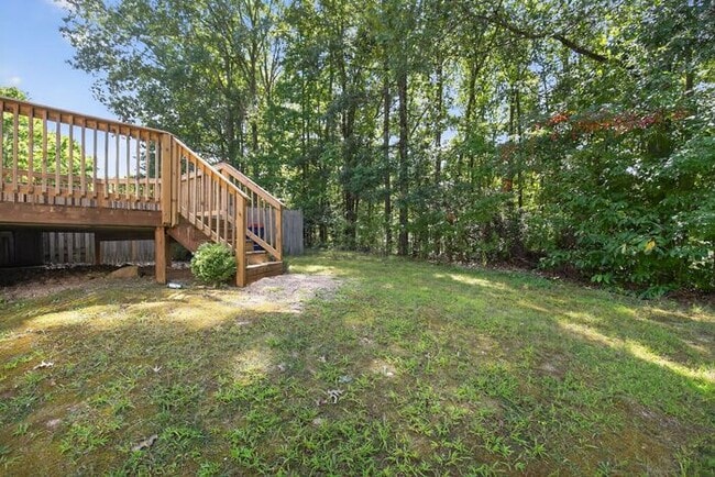 Building Photo - Lovely End Unit 3-Level Townhome in Kingsv...