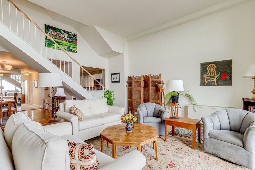 Building Photo - 1200 N Nash St