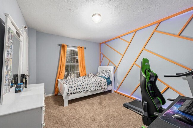 Building Photo - 7010 Paradise Park Bend