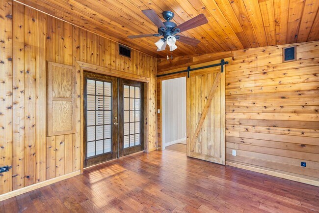 Building Photo - New Rental!