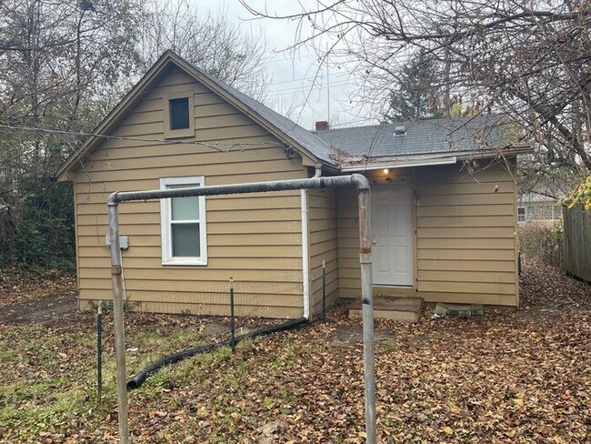 Building Photo - 2BD/1BA Single Family Home