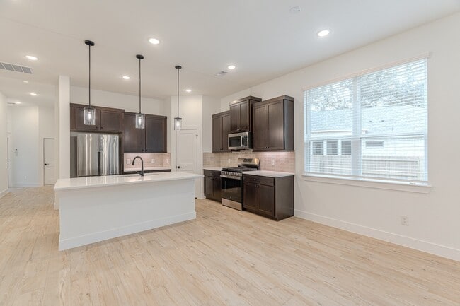 Building Photo - 719 Campbell Xing Ct