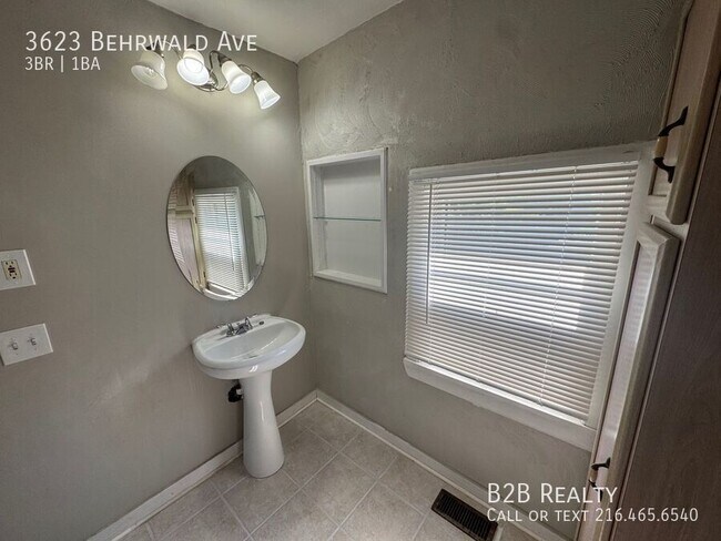 Building Photo - 3623 Behrwald Ave